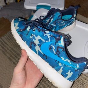 Nike roche run special blue camo edition